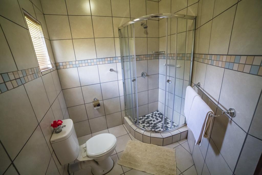 Beryl1 Guest House Klerksdorp Buitenkant foto